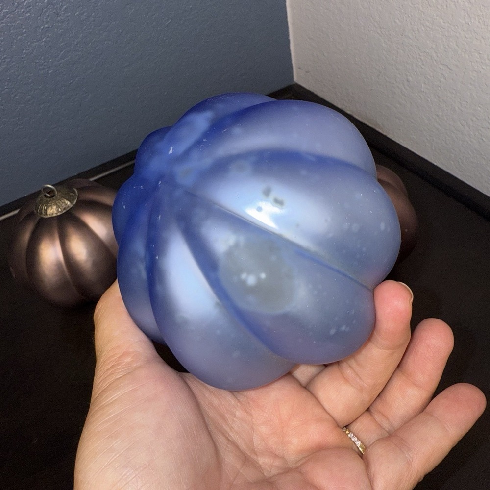 Lot 3 Vtg large Glass Christmas‎ Ornaments Ribbed Pumpkin Shape rose & Blue - Picture 8 of 16